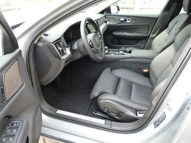 Volvo V60 AWD Dark Hybrid Ultra