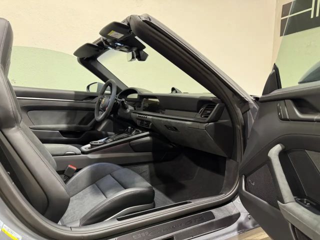 Porsche 992 Cabrio GTS