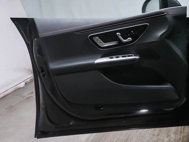 Mercedes-Benz EQE 300 Electric Art Sedan
