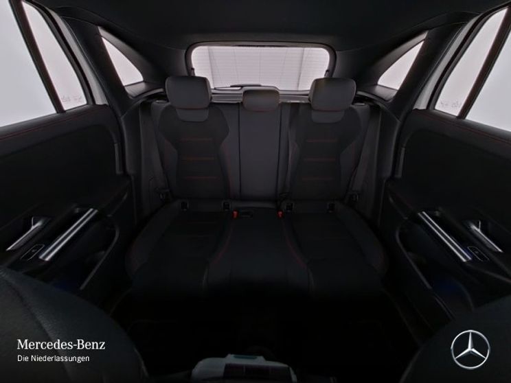 Mercedes-Benz GLA 180 AMG Line