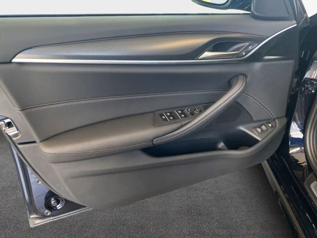 BMW 530 530e Touring