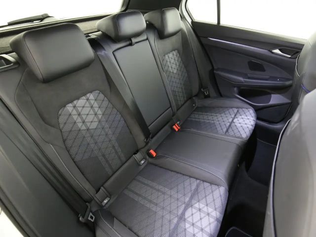 Volkswagen Golf 1.5 eTSI DSG Golf VIII R-Line