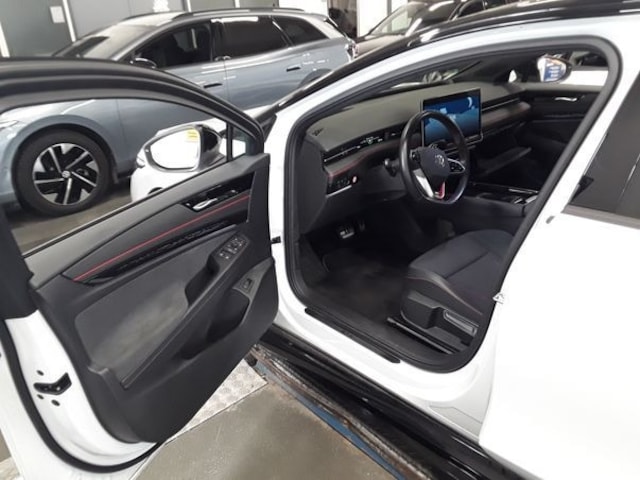 Volkswagen ID.7 340PS 4M NP.73T ACC.5J-G.WÄRMEPUMPE.AHK.AREA-VIEW.NAVI.HUD.LED.LKRD-HZ