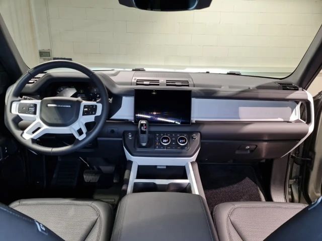 Land Rover Defender 110 D300 Dynamic SE