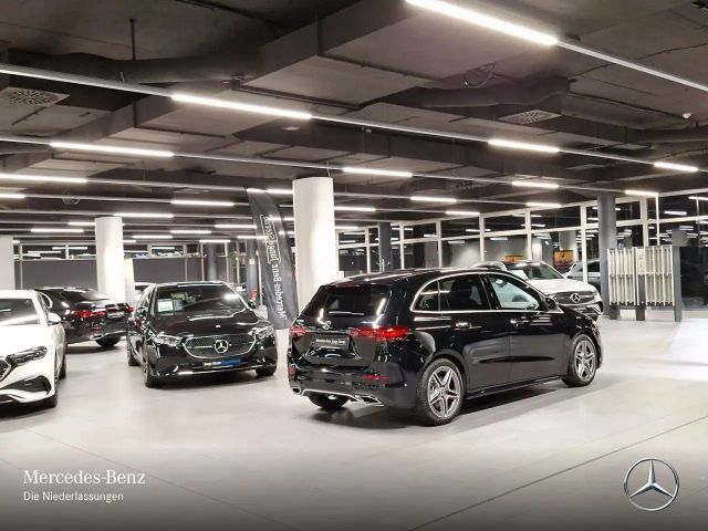 Mercedes-Benz B 250 4MATIC AMG Line Sedan