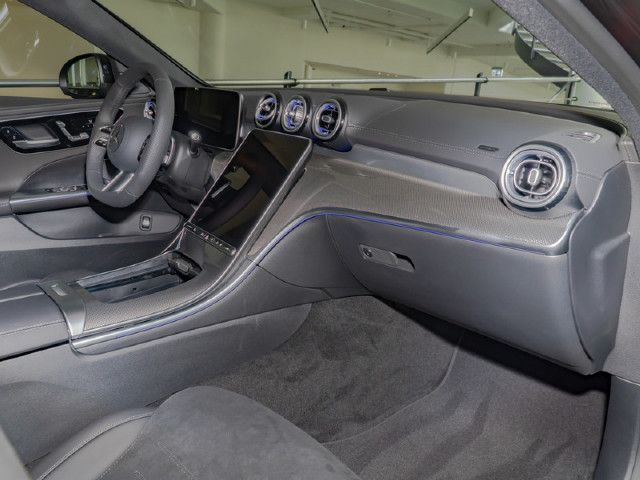 Mercedes-Benz C 200 AMG Line Sedan