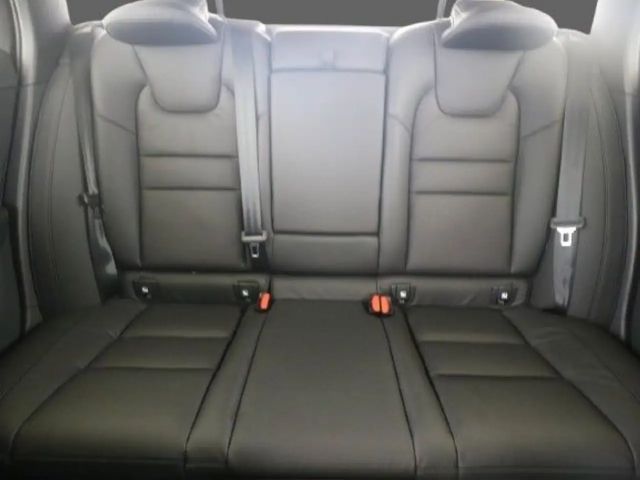 Volvo V60 AWD Business Dark Plus T6