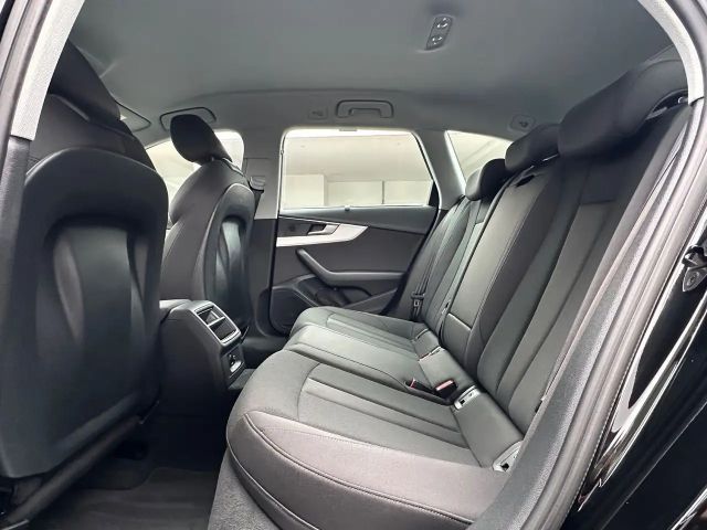 Audi A4 35 TFSI Avant S-Tronic