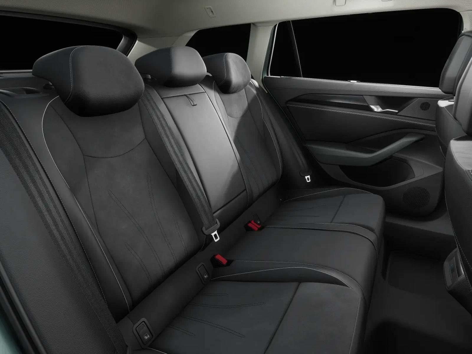 Volkswagen Passat 1.5 eTSI Business Variant