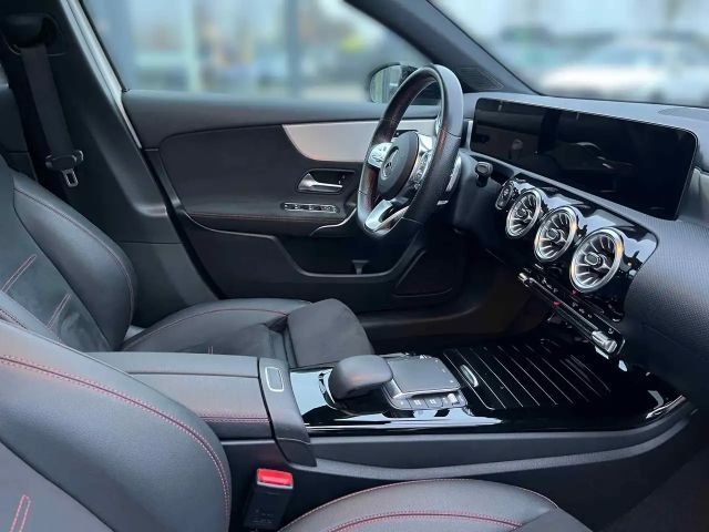 Mercedes-Benz A 220 A 220 d AMG Line