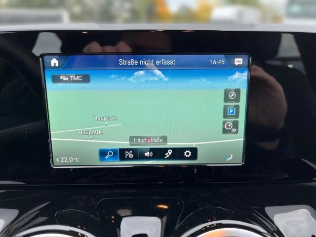 Mercedes-Benz B 200 Sedan Style