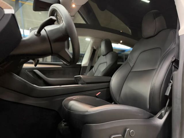 Tesla Model Y AWD Long Range