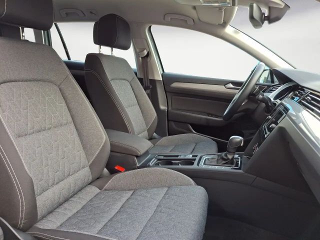Volkswagen Passat 1.5 TSI Business DSG Variant