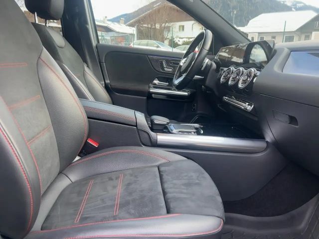 Mercedes-Benz GLA 250 4MATIC AMG Line