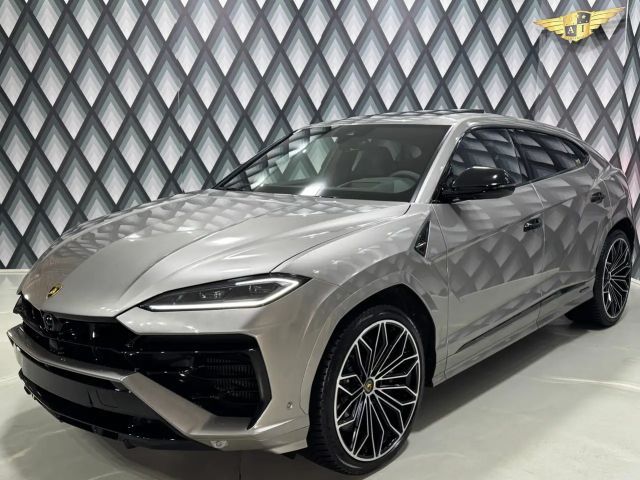 Lamborghini Urus SE // CARBON // UNIKÄT // VOLLE HÜTTE //