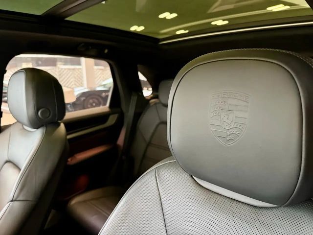 Porsche Cayenne E-Hybrid Turbo