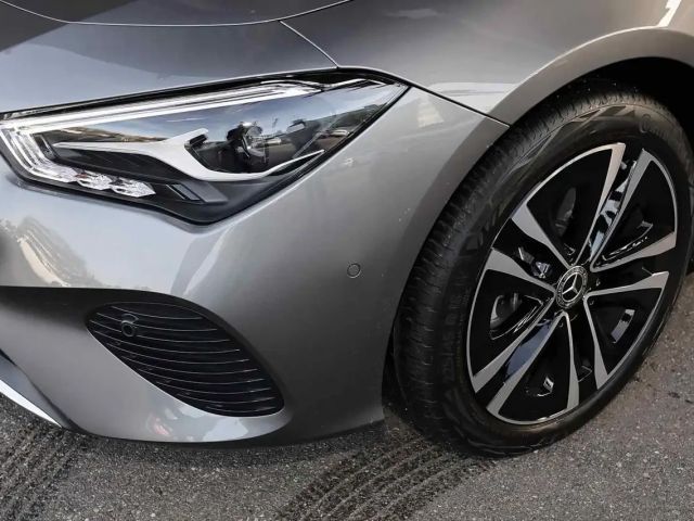 Mercedes-Benz CLA 180 DISTRONIC+TOTWINKEL+360°