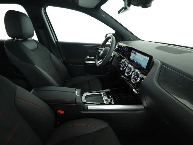 Mercedes-Benz B 220 AMG Line B 220 d