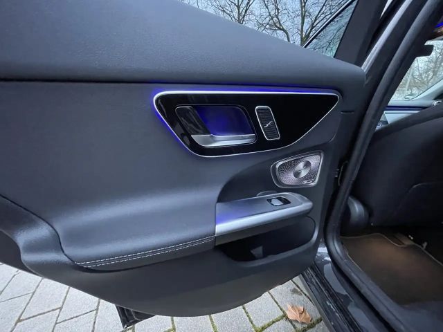 Mercedes-Benz C 200 Sedan