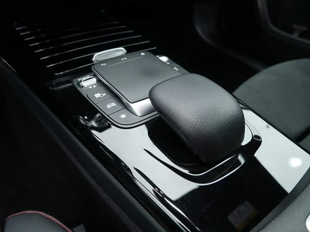 Mercedes-Benz A 220 4MATIC A 220 d AMG Line