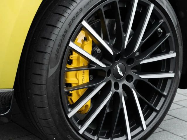 Aston Martin DBX 707