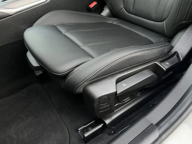 BMW 320 320i M-Sport Sedan