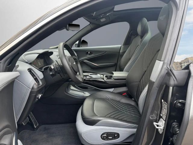 Aston Martin DBX V8