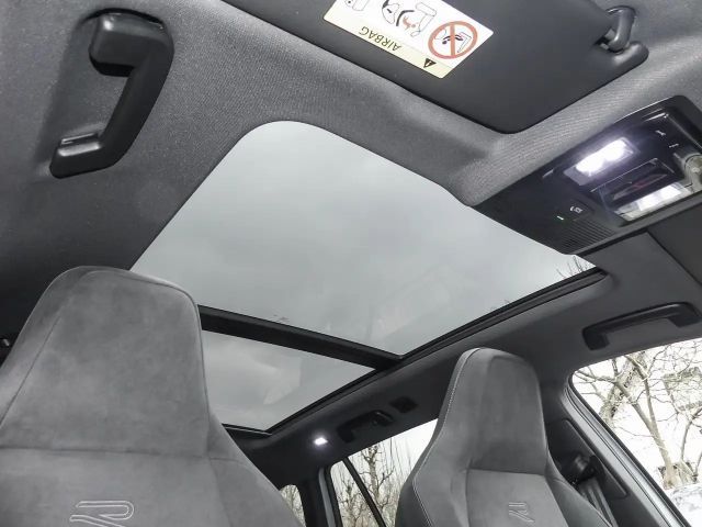 Volkswagen Golf R-Line Variant