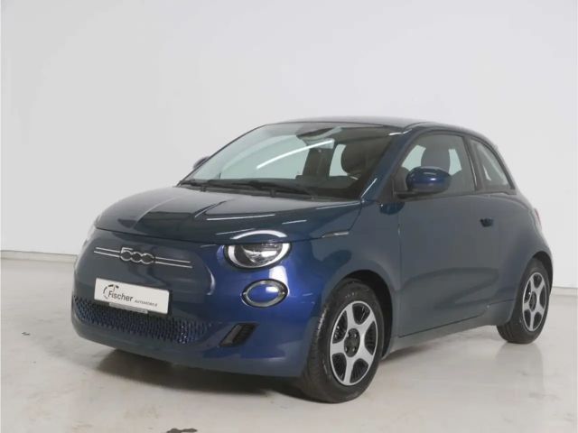 Fiat 500e Action