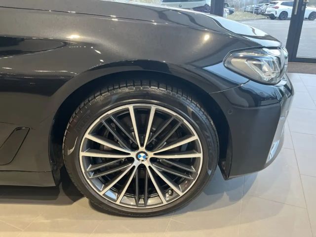 BMW 530 530d Luxury Line Touring xDrive