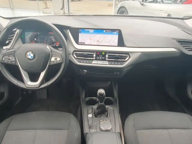 BMW 118 Sedan