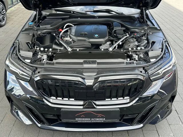 BMW 520 520d M-Sport Touring
