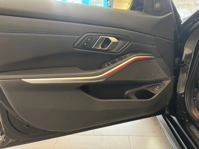 BMW 320 320d M-Sport Sedan xDrive