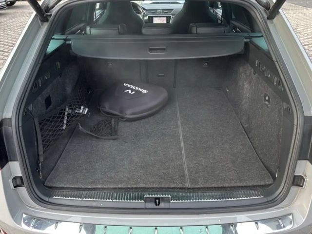 Skoda Superb Sportline iV