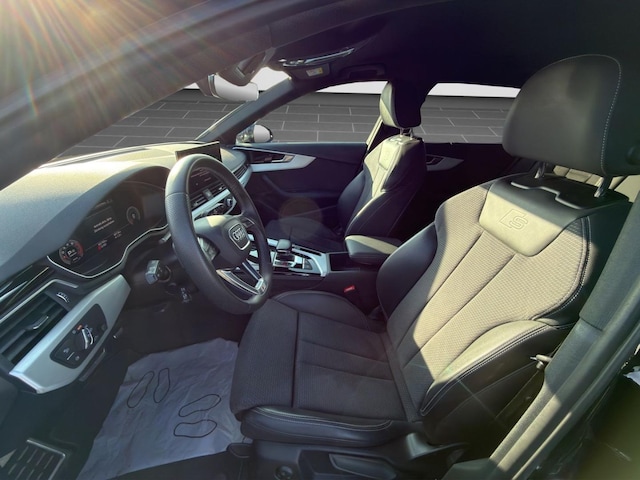Audi A4 40 TFSI Avant Quattro S-Line S-Tronic