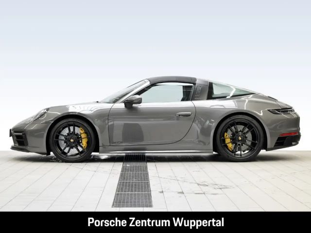 Porsche 992 4 Coupé GTS Targa