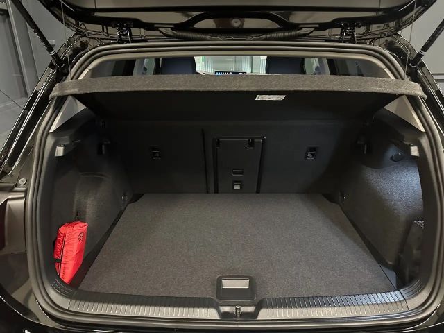 Volkswagen Golf 1.5 eTSI DSG Golf VIII Life