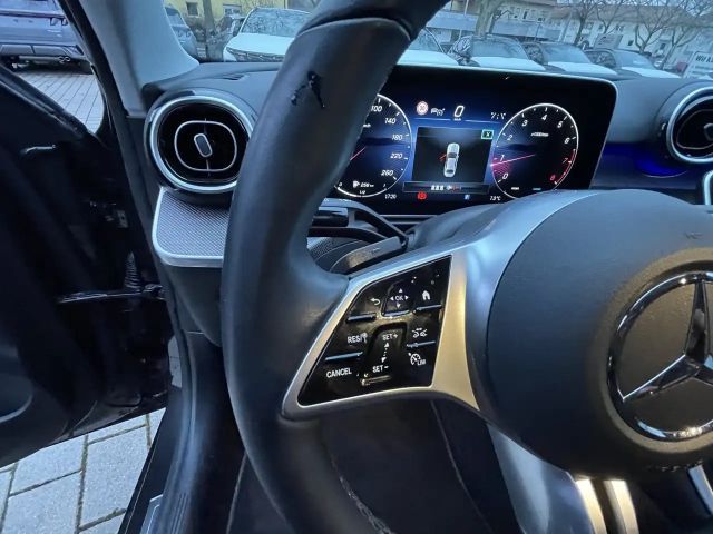 Mercedes-Benz C 200 Sedan