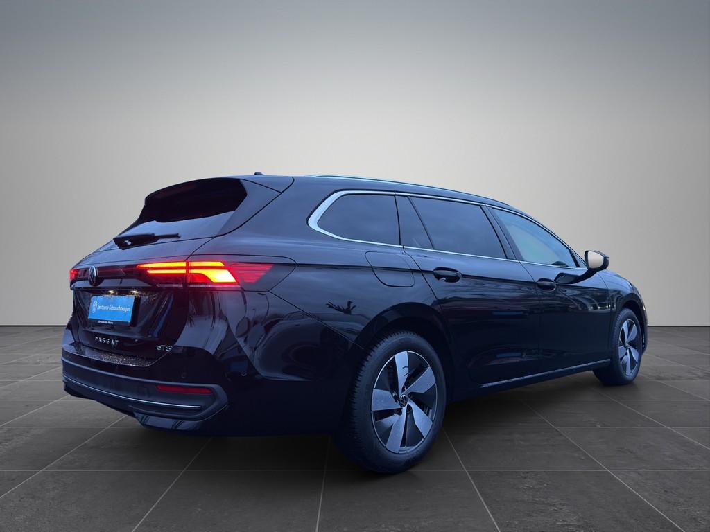 Volkswagen Passat 1.5 eTSI Business Variant