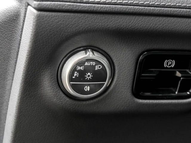 Mercedes-Benz EQE 300 Sedan