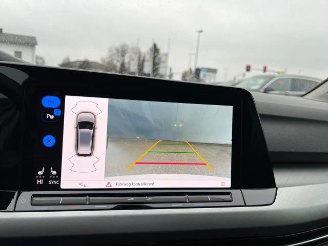 Volkswagen Golf Life Variant