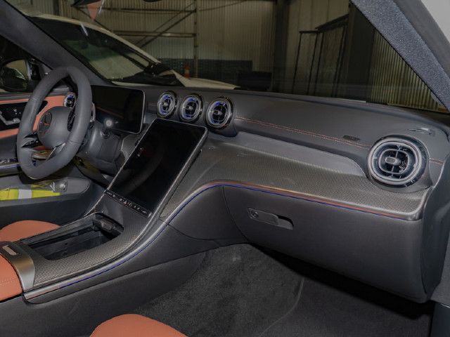 Mercedes-Benz C 200 AMG Line Sedan