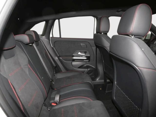 Mercedes-Benz GLA 180 AMG Line