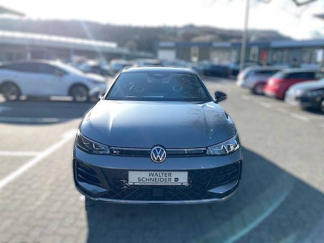 Volkswagen Passat DSG R-Line