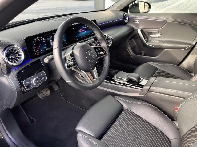 Mercedes-Benz CLA 180 Luxury Line