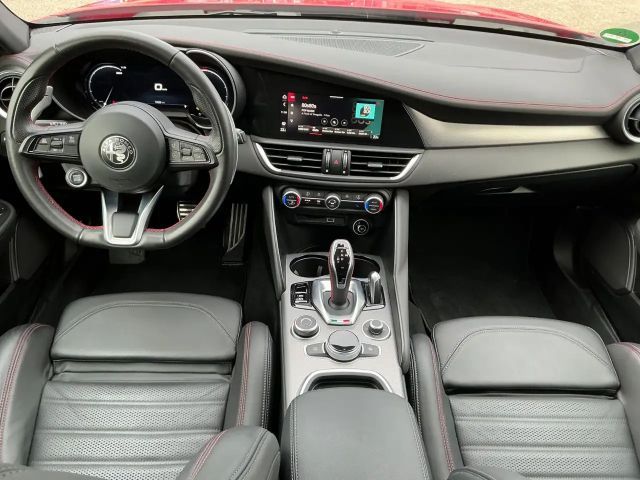 Alfa Romeo Giulia Q4