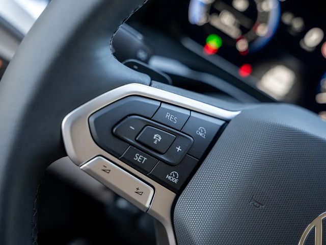 Volkswagen Multivan 2.0 TDI Life T7