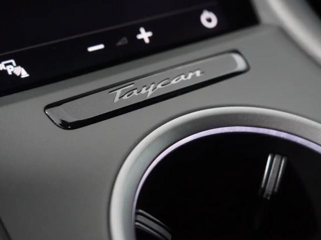 Porsche Taycan 4 Cross Turismo