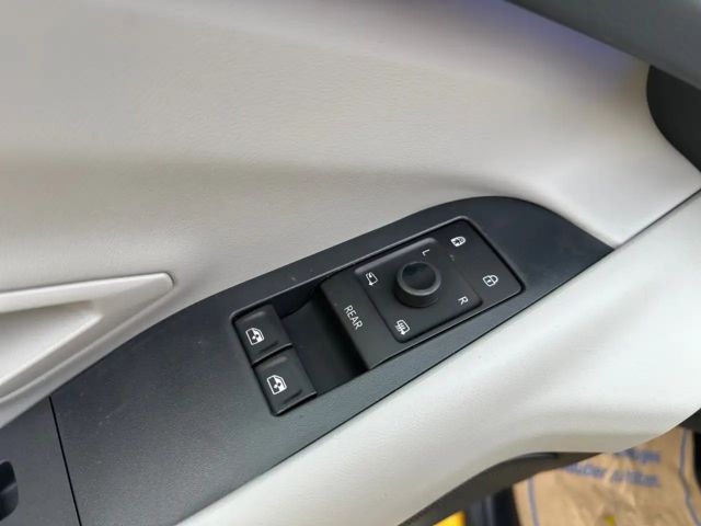 Ford Capri Premium RWD