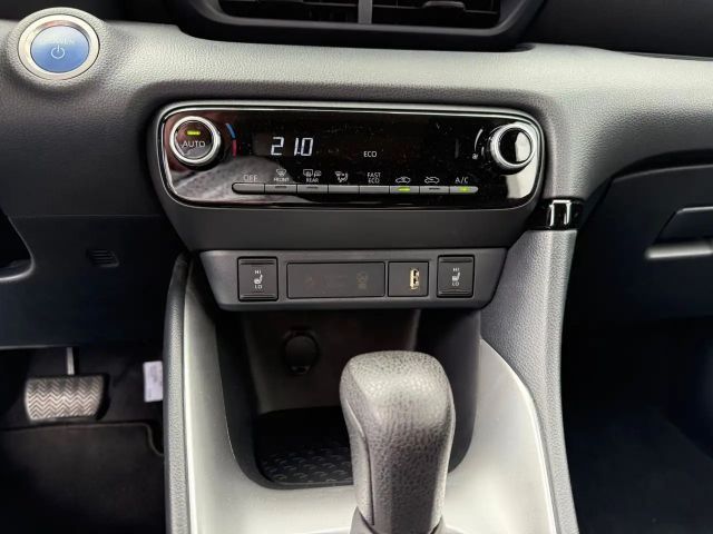 Toyota Yaris Hatchback Hybride Team D